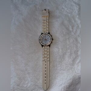 Elegant Cream Watch with Silver & Gold Accents